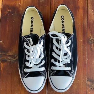 Converse tennis shoes